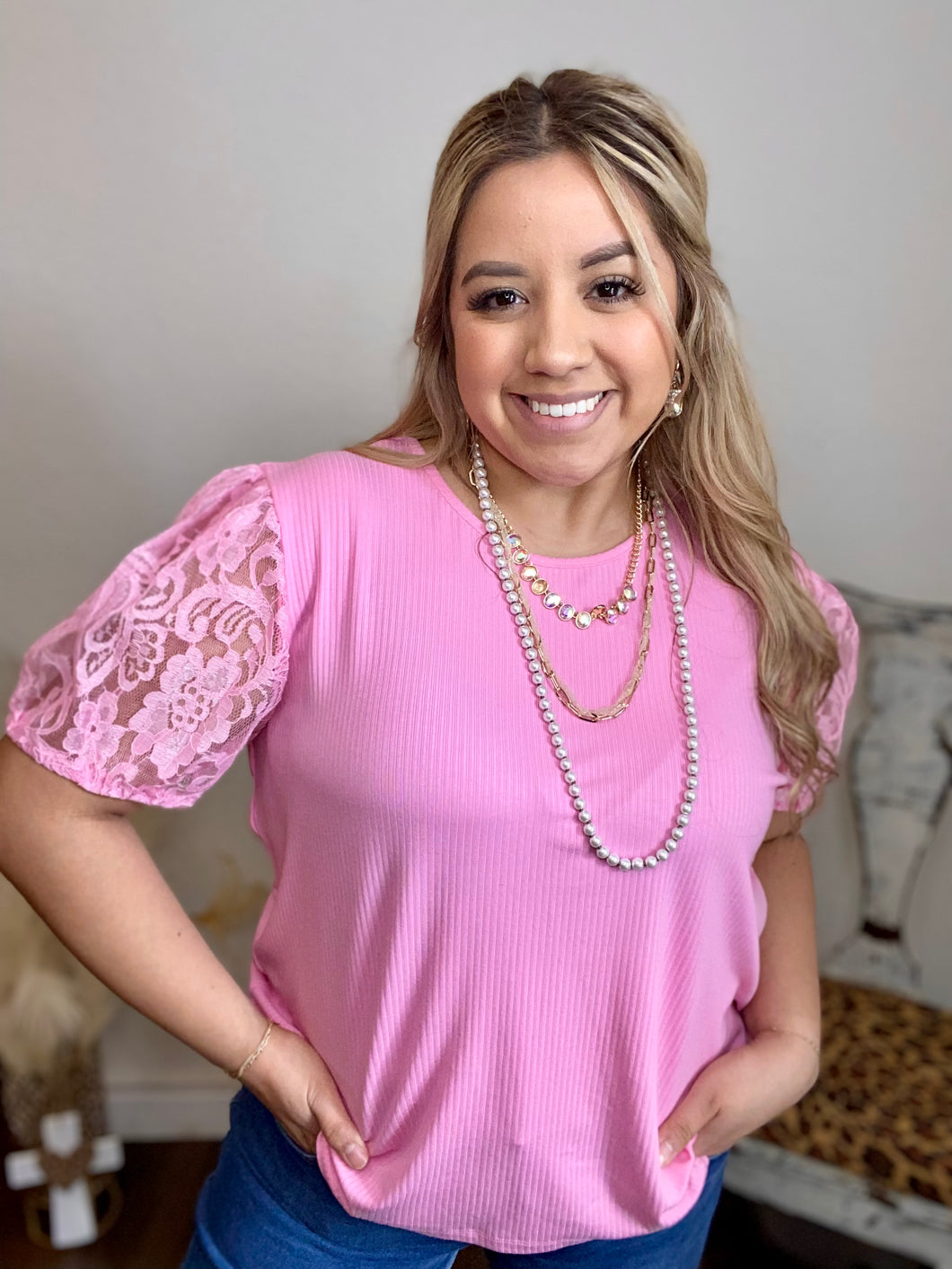 PINK RIBBED TEE WITH LACE PUFF SLEEVE